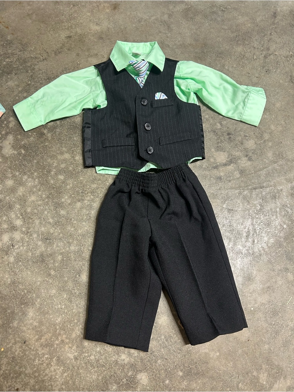 George Infant 0-3 Month Boys 4 Piece Black Dress Outfit Shirt Vest Tie Slacks